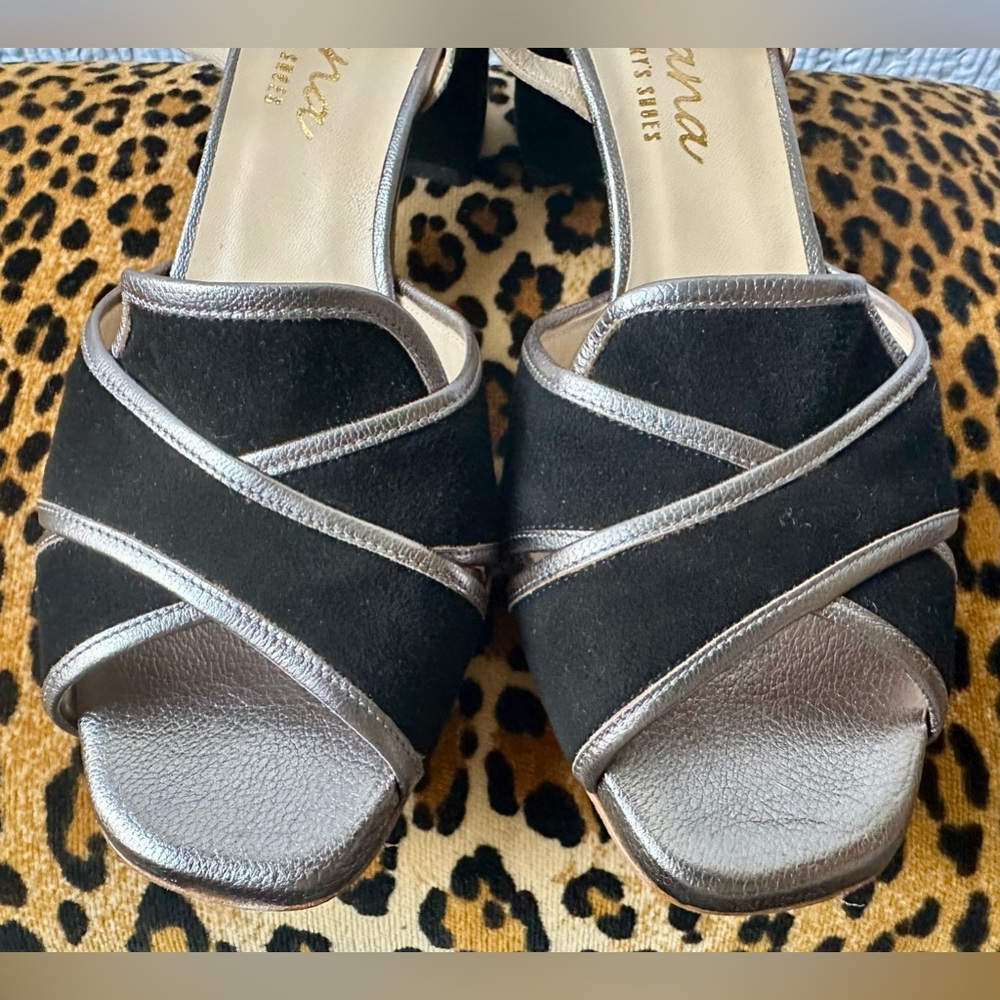 Eliana for Harry's Shoes NY Black & Silver Suede & Leather Heel Size 39.5 NWOB